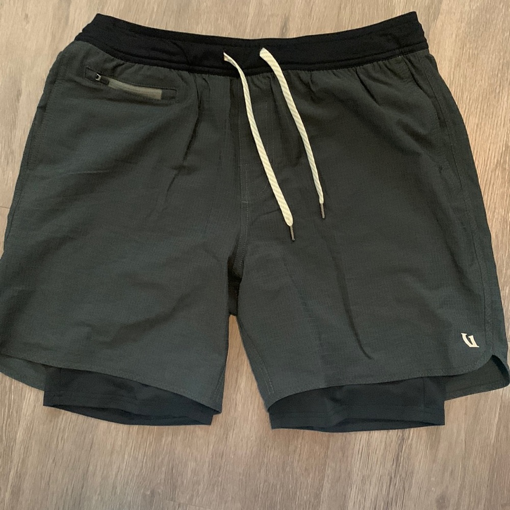 Vuori Men's Athletic Shorts - Black and Gray